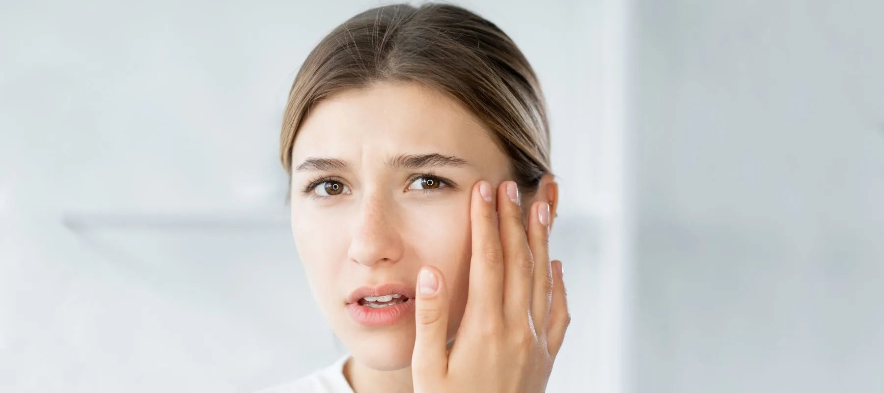 Signs of collagen loss in face