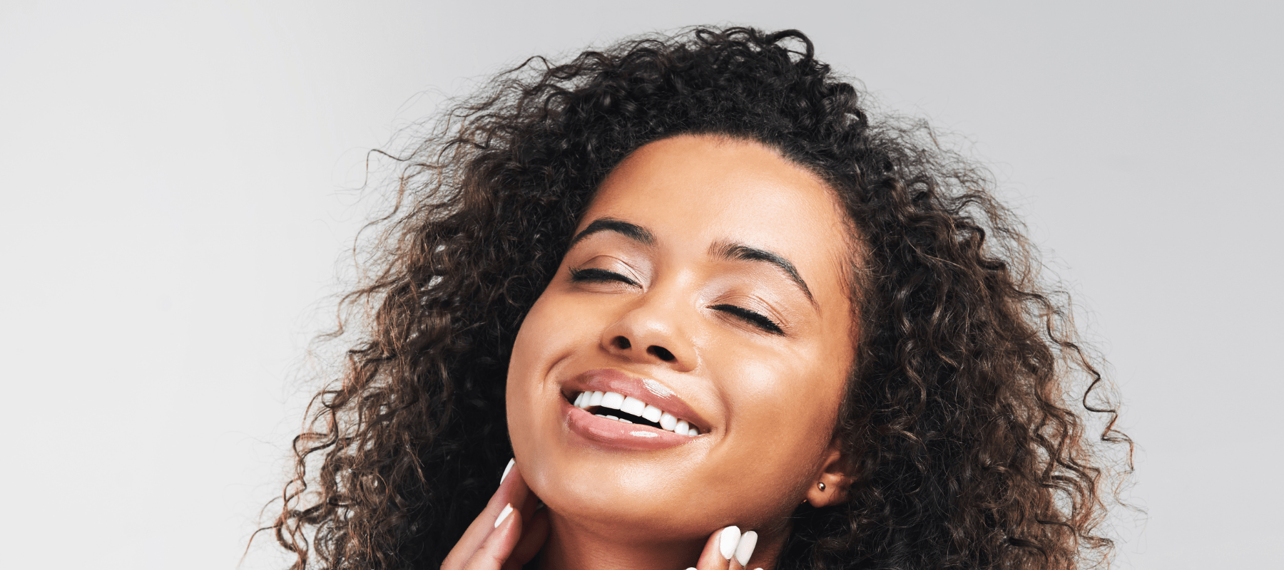 Various uses and benefits of tea tree oil in daily skincare