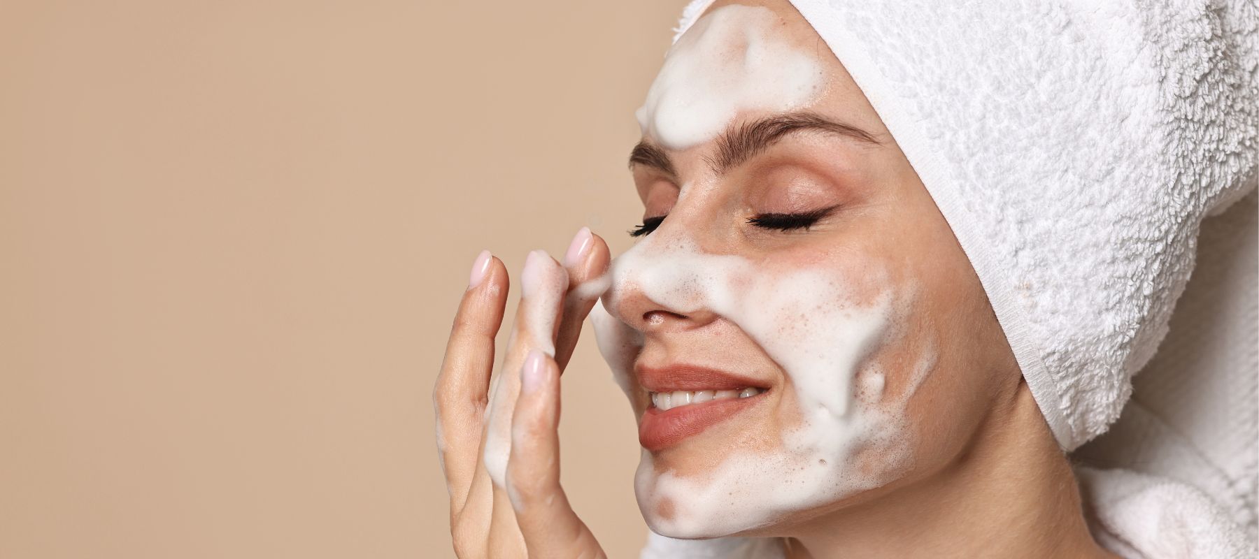 What is a Face Wash? Benefits, Uses & How to Choose the Right One