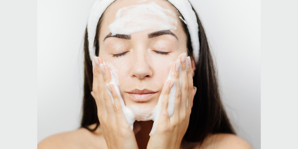 Complete Guide to Double Cleansing and the right method of doing it