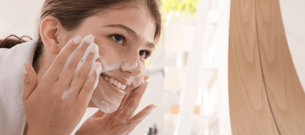 Salicylic Acid Face Wash Benefits and Usage Instructions 
