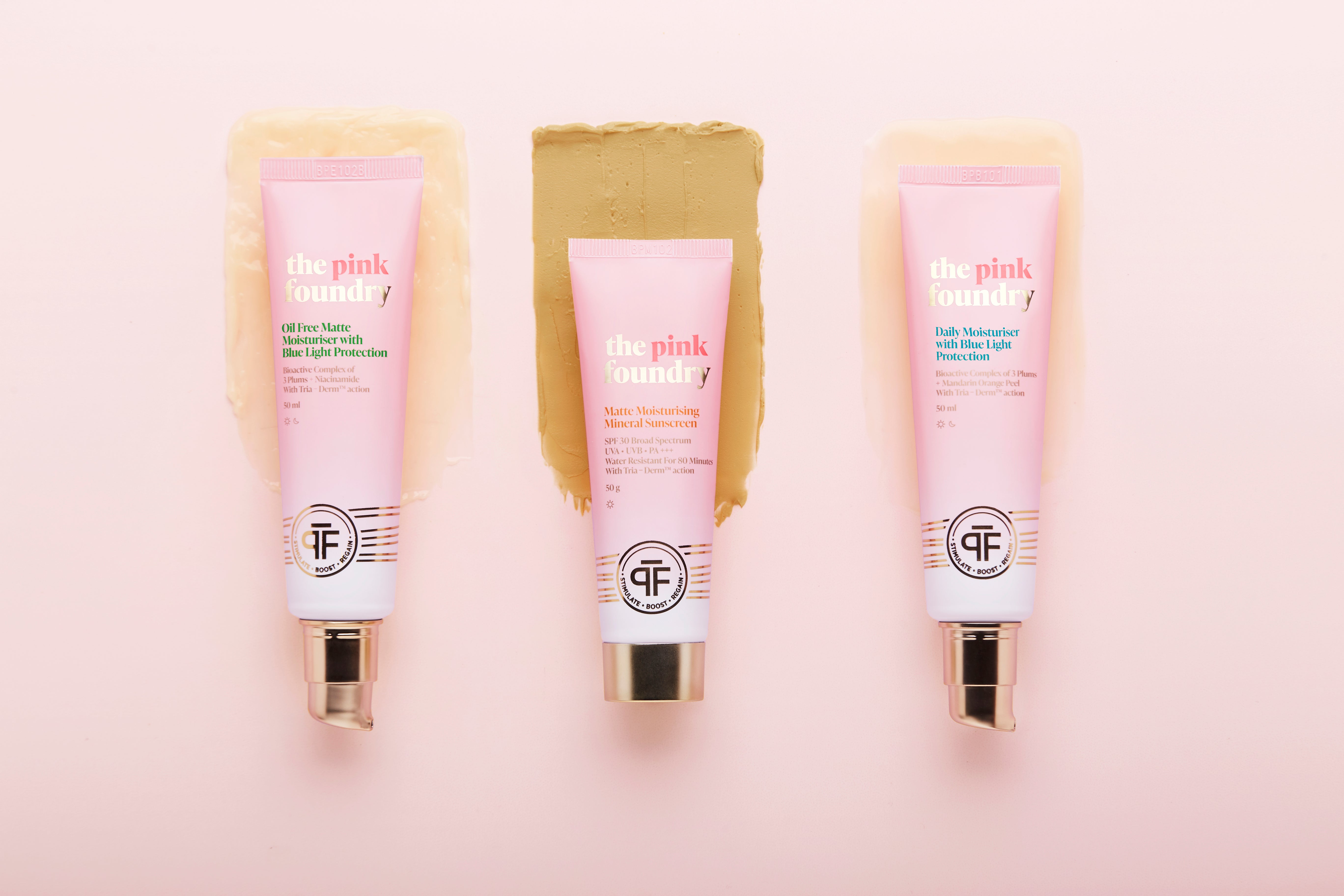 How to apply moisturizer on face?