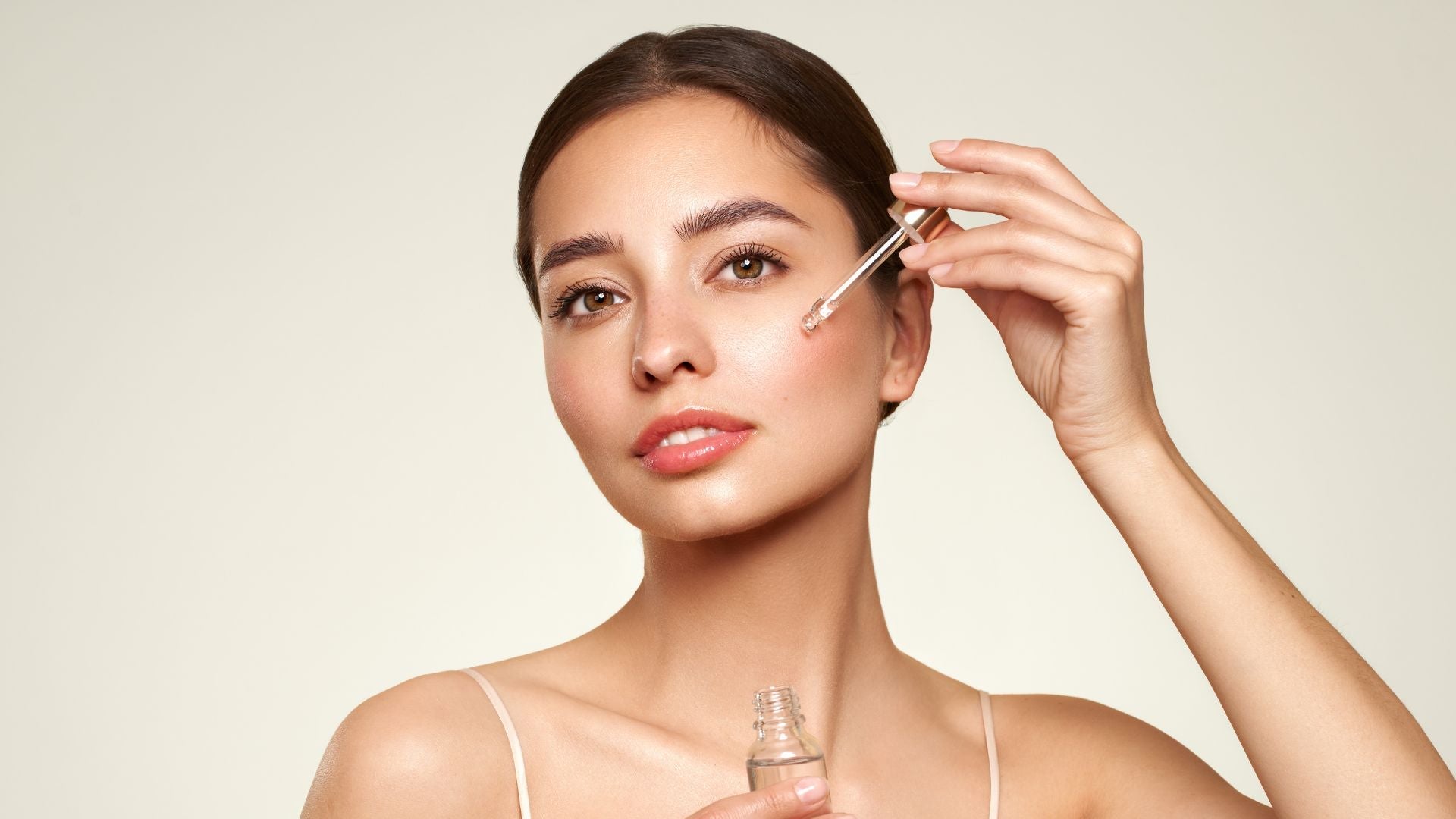 Vitamin C vs Niacinamide: Which Serum to Choose This Monsoon?